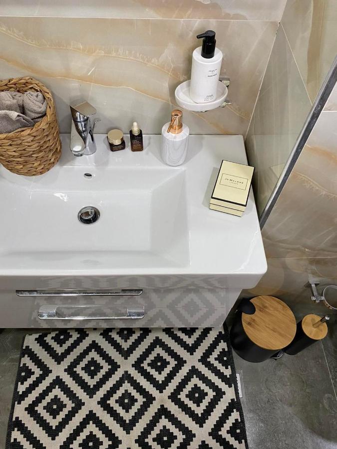גולם Qerret Boutique Studio Apartment מראה חיצוני תמונה